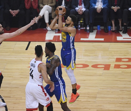 Bí mật về thói quen ném phạt giúp Stephen Curry trở thành tay ném siêu hạng