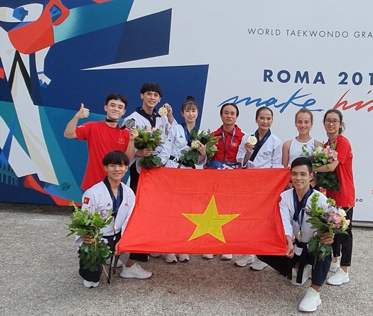 Châu Tuyết Vân và các đồng đội giành HCV Grand Prix Thế giới Rome 2019