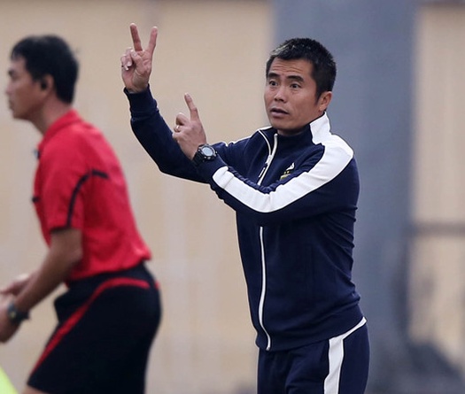 HLV Phạm Minh Đức khiêm tốn đến lạ thường về ngôi “vô địch” lượt đi hạng Nhất 2019