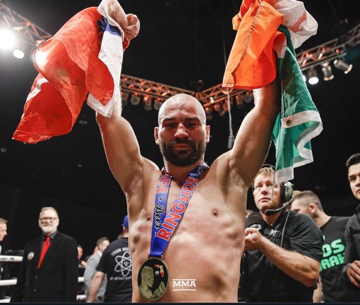 Cộng đồng mạng bị nổ tung với chiến thắng kinh điển của Artem Lobov trước Paulie Malignaggi