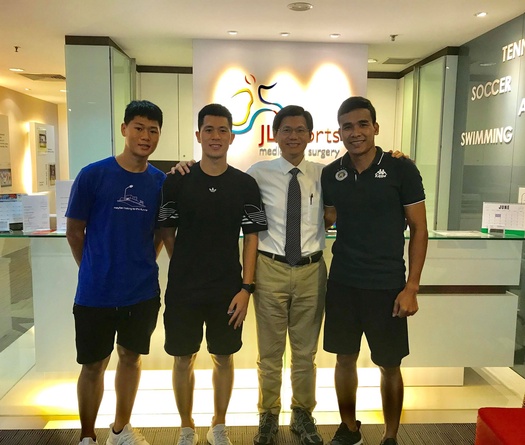 Thông tin mới về Đình Trọng ở Singapore trước khi lên bàn mổ