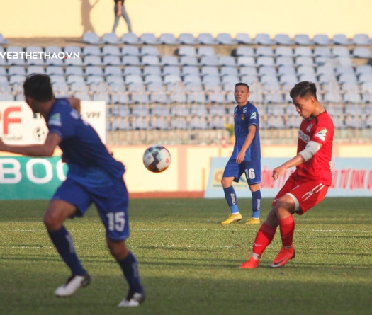 Điều gì khiến Vũ Văn Thanh được đôn lên đá tiền đạo ở HAGL?