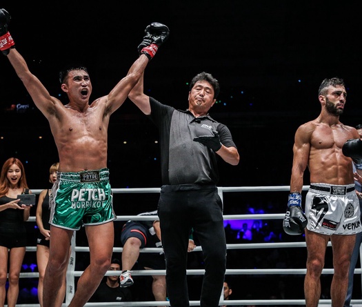 Petchmorrakot vs. Petrosyan 2: Khi một trận quyết đấu là chưa đủ