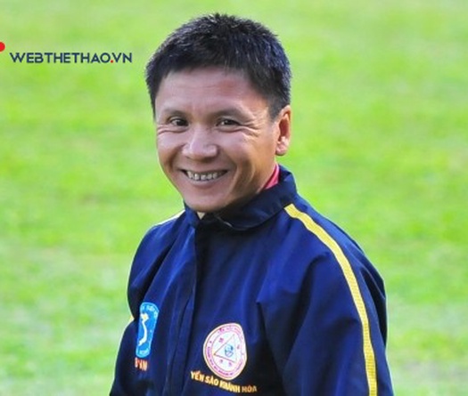 Bao lâu rồi HLV Võ Đình Tân mới nở nụ cười tươi rói?