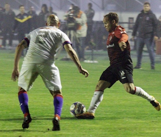 Nhận định Figueirense vs Parana 05h15, 24/7 ( vòng 11 giải hạng 2 Brazil )