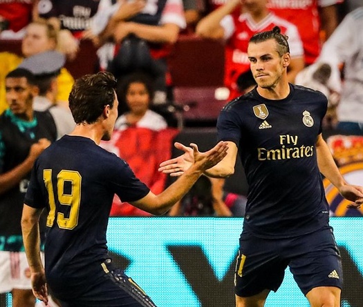 NHM Real Madrid phản ứng sau khi Bale bất ngờ ghi bàn cho Real Madrid