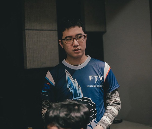 Police giật pentakill đầu tiên, FTV "gạt giò" Team Flash một cách nghẹt thở