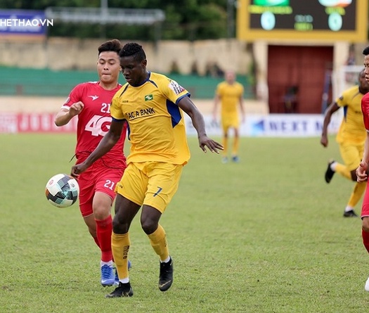 HLV Nguyễn Đức Thắng chỉ ra bước ngoặt giúp SLNA đánh bại Viettel 