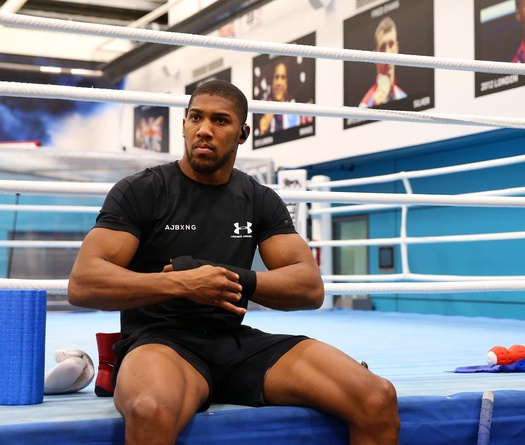 Anthony Joshua giảm hẳn cơ bắp trong quá trình chuẩn bị cho trận tái đấu
