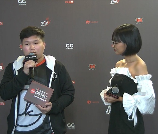 Artifact thẳng thừng chê bai trình chơi Lucian của Celebrity