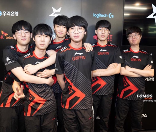 Griffin và ngưỡng cửa lịch sử