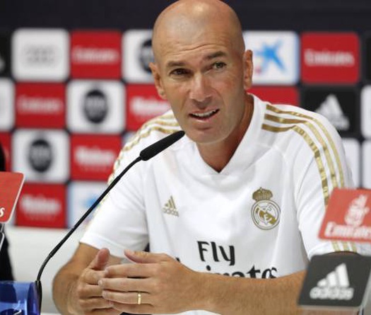 Chuyển nhượng Real Madrid 16/8: HLV Zidane có tuyên bố bất ngờ về Bale và James