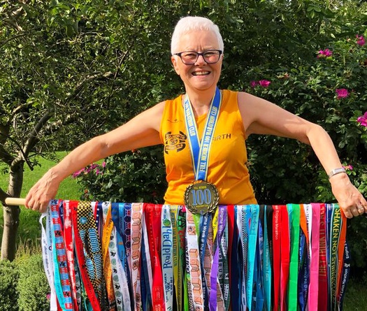 Đáng nể bà lão 66 tuổi chạy 100 marathon trong 5 năm