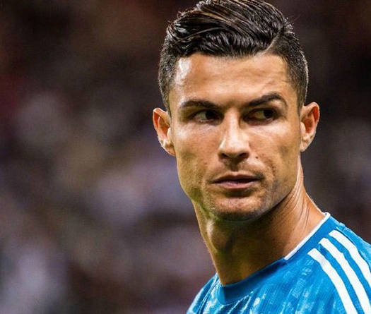 Ronaldo ám chỉ MU bị hớ vì chi 100 triệu euro mua Maguire