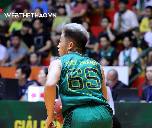 Lê Hiếu Thành phải cảm ơn Tâm Đinh sau cú ném mang ý nghĩa lịch sử