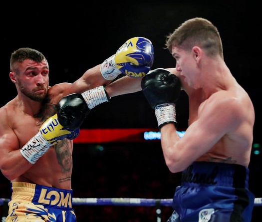 Vasyl Lomachenko thắng áp đảo Luke Campbell trong trận đấu 12 hiệp