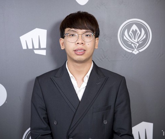 Trải qua mùa giải thất bại, Ren nói lời chia tay Dashing Buffalo