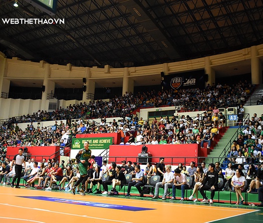 Dù mở thêm khán đài, sân Cần Thơ vẫn chật kín khán giả tại VBA Finals Game 5