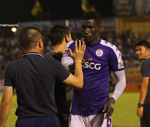 Hà Nội FC ăn mừng chức vô địch V.League 2019: NHẠT!