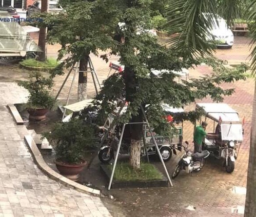 Xe thương binh “vây” trụ sở VFF, đòi mua vé trận Việt Nam vs Malaysia