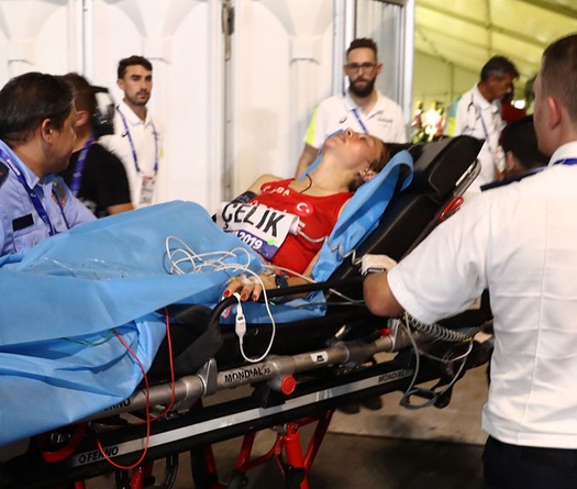 “Nhiệt độ nước sôi” ở Qatar hạ gục gần một nửa VĐV dự marathon giải VĐTG