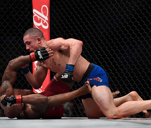 Có thể bạn chưa biết: Robert Whittaker từng là nhà vô địch Wrestling của Australia?