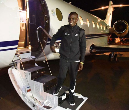Eliud Kipchoge đặt chân đến Áo, sung mãn chờ xô đổ “bức tường sub2 marathon”