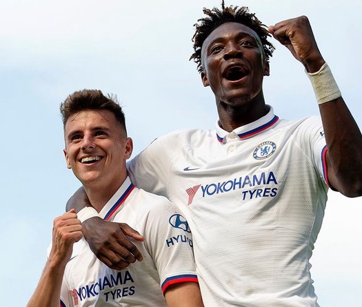 Bộ đôi Chelsea kết hợp ngang bằng cây đinh ba của Liverpool