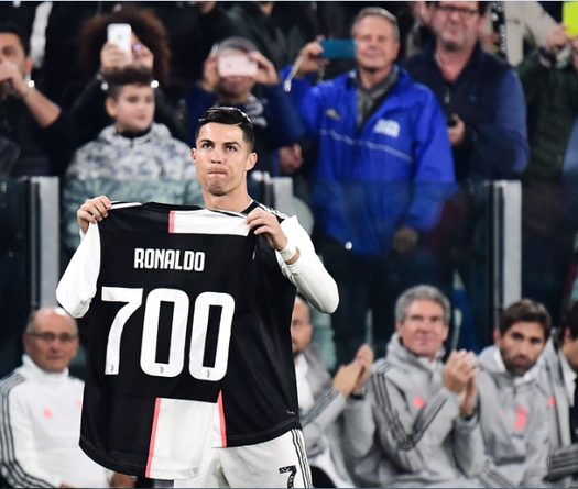 Ronaldo "mọc cánh", Juventus tiếp tục bay cao tại Serie A