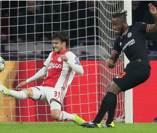 Ajax mất ngôi đầu trước Chelsea, Inter hạ Dortmund dễ dàng