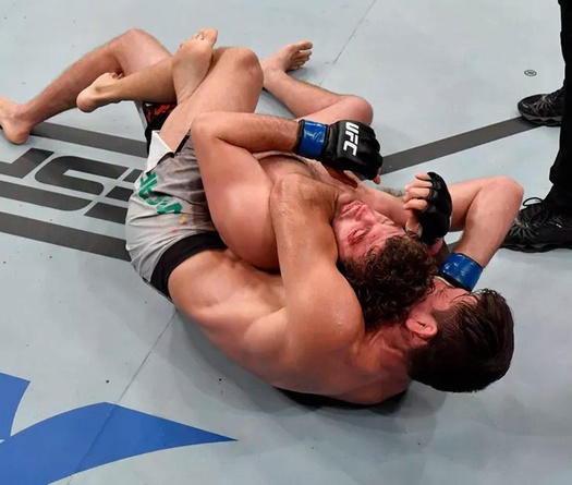 KẾT QUẢ UFC: Demian Maia thắng Ben Askren với đòn khóa cổ sau ngoạn mục