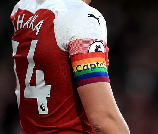 Arsenal tước băng đội trưởng của Xhaka và chỉ định người mới