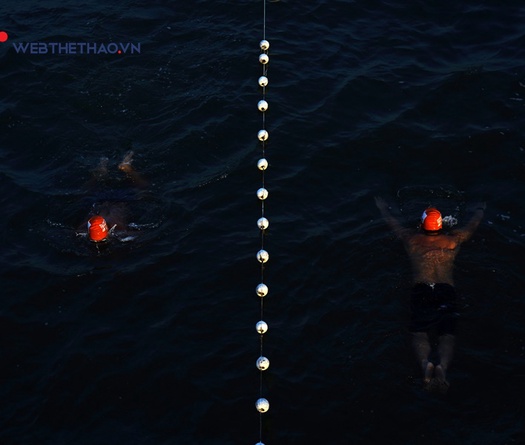 Choáng ngợp với vẻ đẹp đường bơi hoàng hôn của Sunset Bay Triathlon 2019