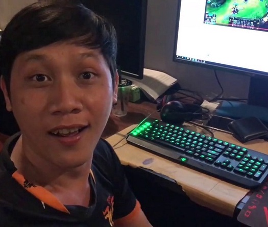 "Thầy giáo Ba" úp mở khả năng chuyển hướng qua bóng rổ?