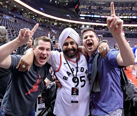 Câu chuyện NBA: Từ phân biệt chủng tộc trở thành bạn thân