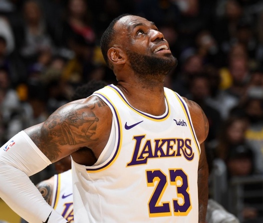 LeBron James có triple-double thứ tư, LA Lakers vẫn gục ngã