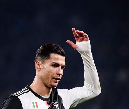 Ronaldo lại “gây bão” sau khi được thay ra trong trận Juventus vs Milan