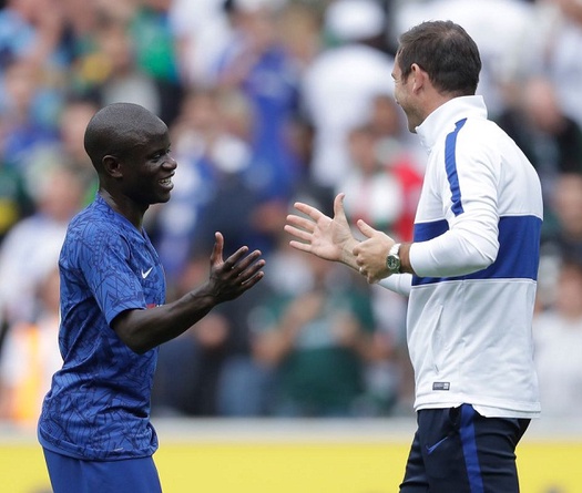 HLV Lampard khó xử với hàng tiền vệ Chelsea khi Kante trở lại