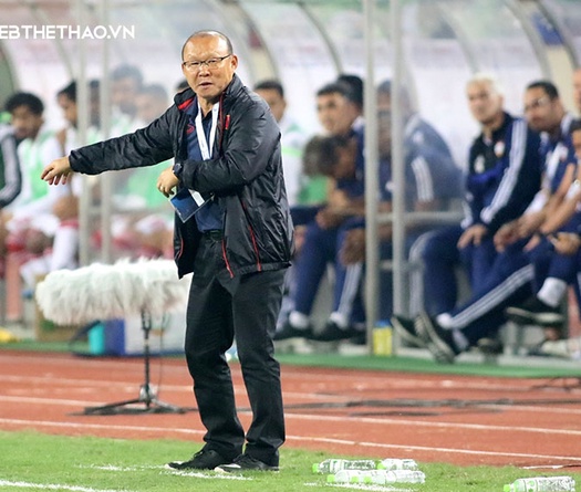 Dư âm Việt Nam vs UAE: Thầy Park giành chiến thắng khi bóng còn chưa lăn!
