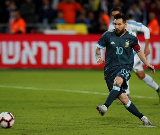 Messi có thống kê đá phạt đền "bất ngờ" trong năm 2019