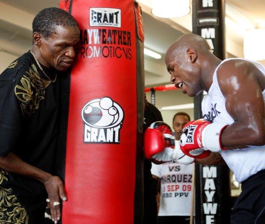 Bố của Mayweather đòi “đá đít” Dana White nếu Floyd Mayweather Jr thi đấu MMA