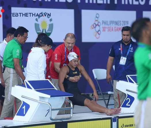 Đối thủ người Philippines của Ánh Viên đuối nước, phải lôi khỏi bể cấp cứu