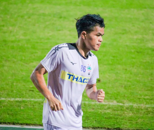 Dụng Quang Nho: Tiền vệ HAGL của U23 Việt Nam quê ở đâu, cao bao nhiêu?
