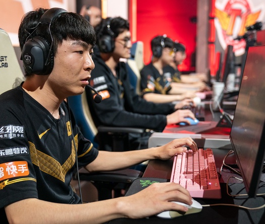 Kết quả tứ kết Demacia Cup ngày 27/12: RNG đại thắng nhờ Langx