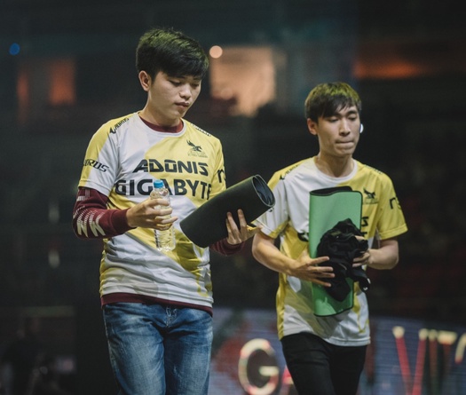 Tin chuyển nhượng LMHT mới nhất 27/12: GAM Optimus, FL Yoshino