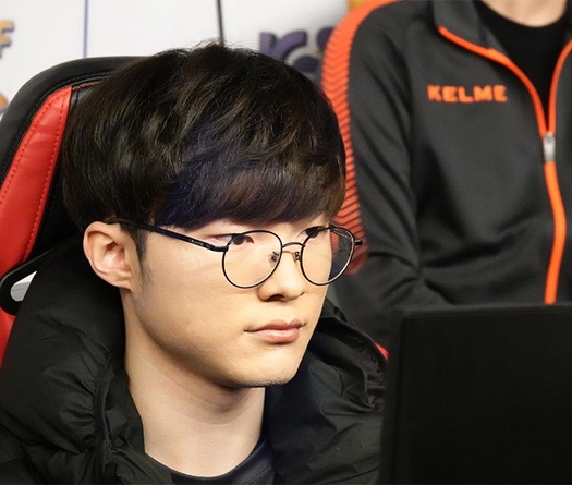 T1 Faker: Try hard gấp bội khi phải đấu với Clid