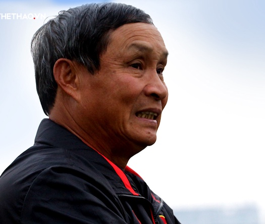 HLV Mai Đức Chung xúc động khi góp mặt Top 3 HLV của năm Cúp Chiến thắng 2019