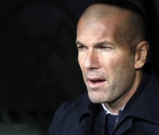 Real Madrid sợ "dớp" năm mới khi bám đuổi Barca