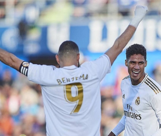 Bảng xếp hạng La Liga vòng 19: Real Madrid đuổi kịp Barca