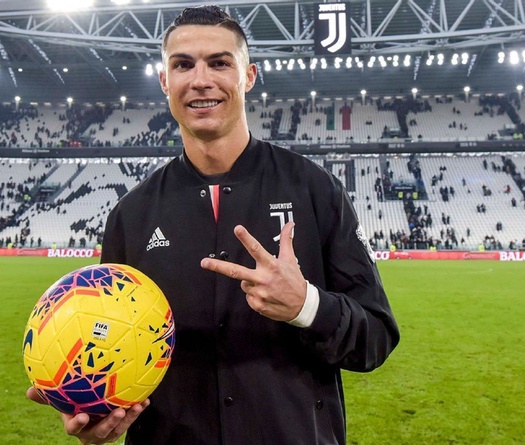 Ronaldo đã lập hat-trick ở 10 giải đấu trong sự nghiệp như thế nào?